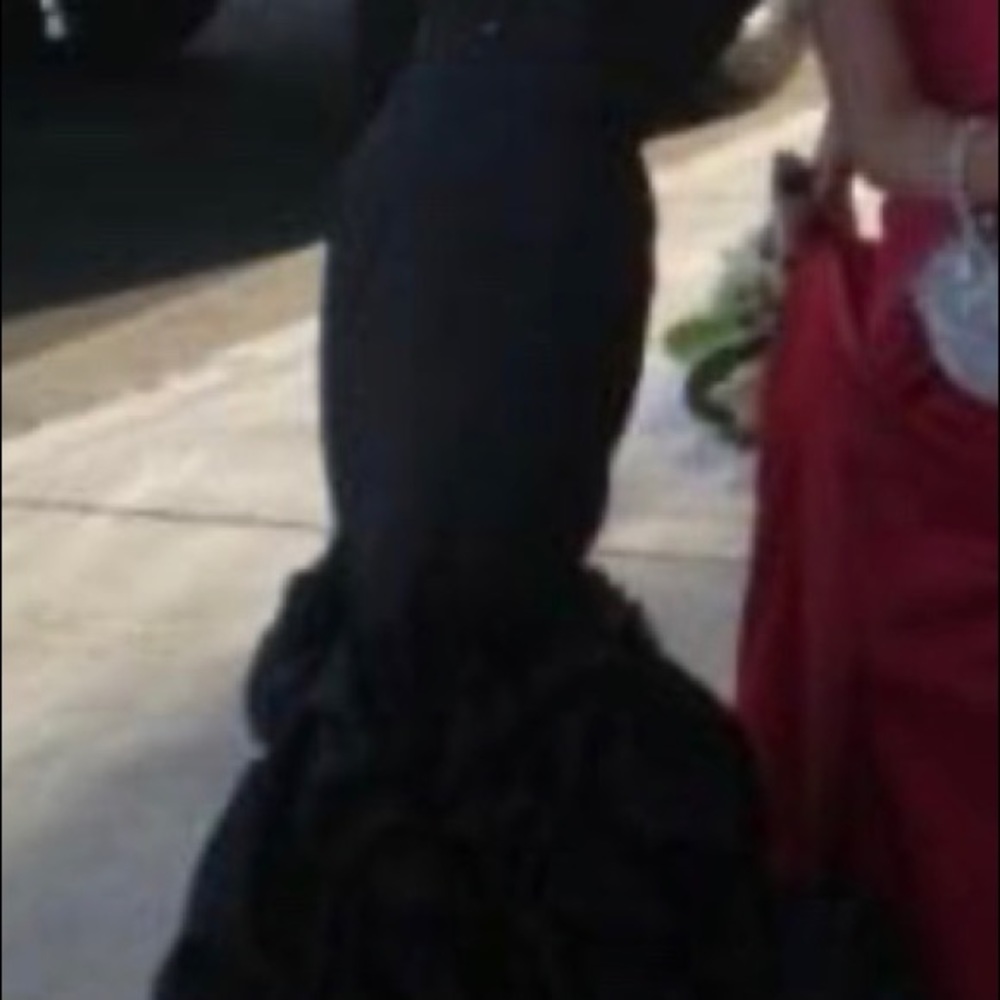 Black Beautiful Jovani  mermaid gown - Picture 14 of 15